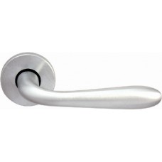 Дверная ручка Forme мод. Goccia 115R (матовый хром) на розетке 50R