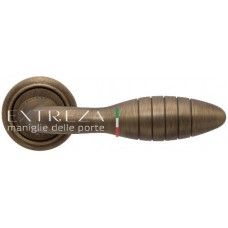 Дверная ручка Extreza "MIREL" (Мирел) 316 на розетке R01 матовая бронза F03