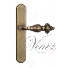 Дверная ручка Venezia на планке PL02 мод. Lucrecia (мат. бронза) проходная